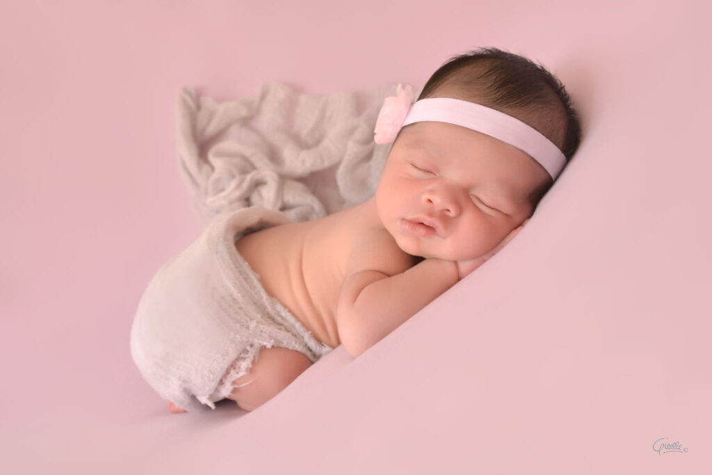 Newborn-Photo-shoots-New-Malden-Kingston-London-Packages-Pricing